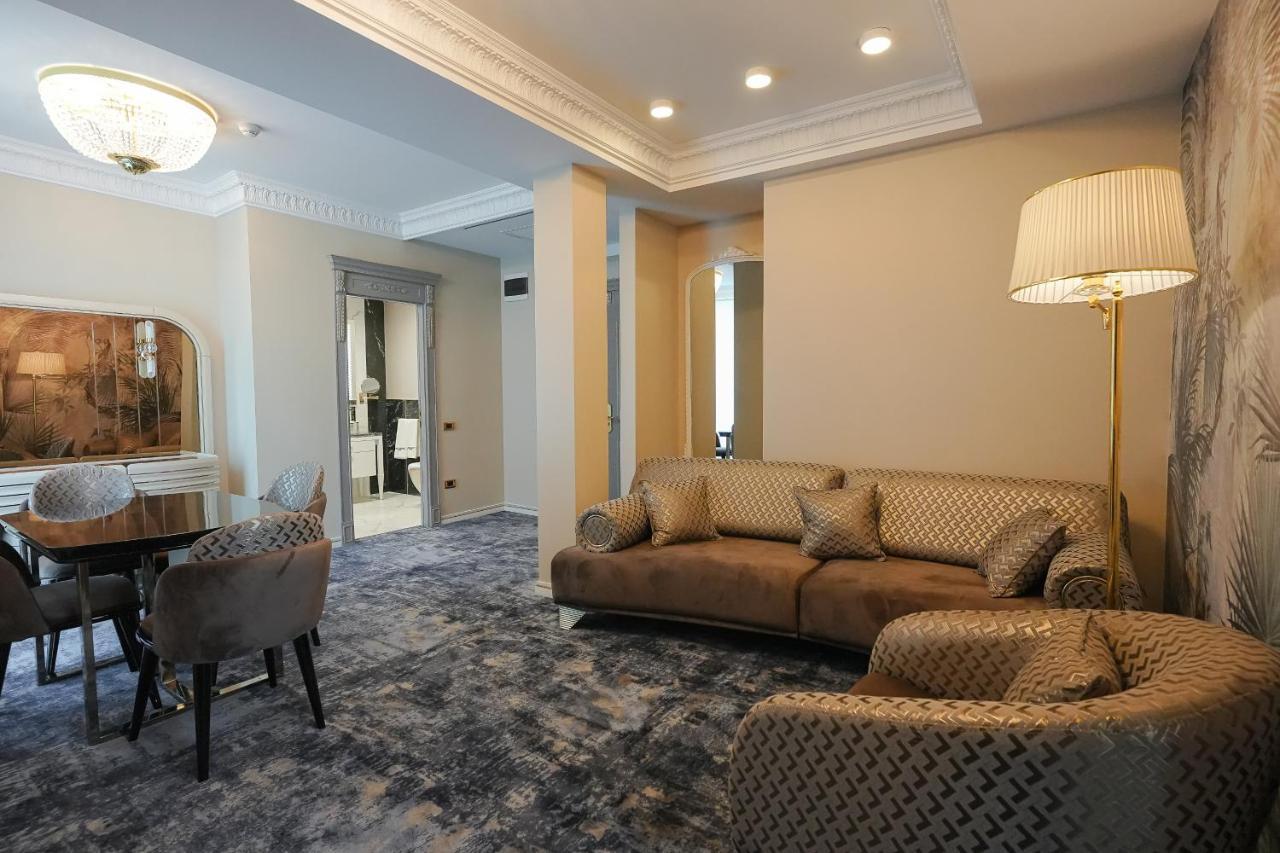 W Regal Boutique Hotel&Spa Mamaia Ngoại thất bức ảnh