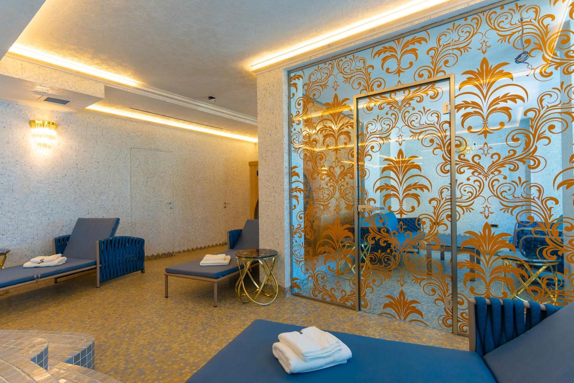 W Regal Boutique Hotel&Spa Mamaia Ngoại thất bức ảnh